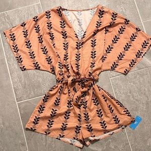 Cupshe One Piece in Peach with Black Leaf Design